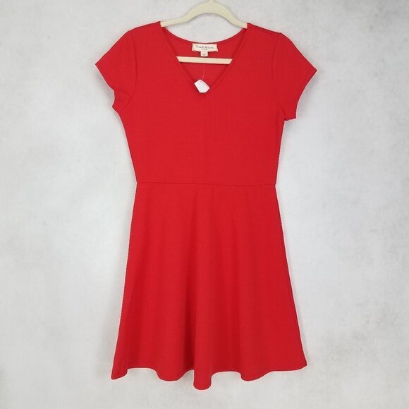 NEW Threads & States Size L Short Sleeve Mini Dress in Red NWT w flaw - Picture 1 of 11